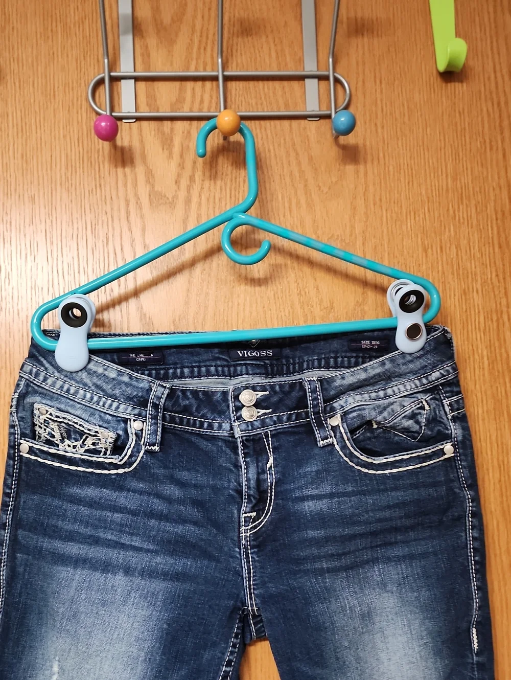 Vigoss Embroidered Back Pocket Cropped Jeans womens 13/14x23 number 2072